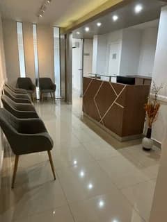 Entrada del consultorio odontológico en Recoleta