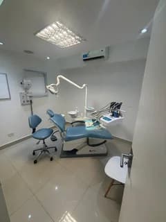 Área de atención y trabajo clínico del consultorio