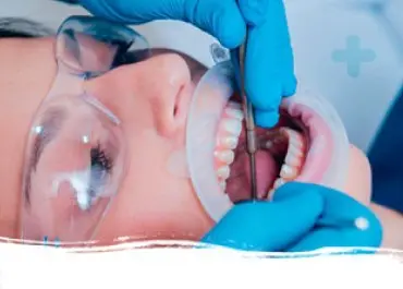 Tratamiento endodóntico con instrumental especializado